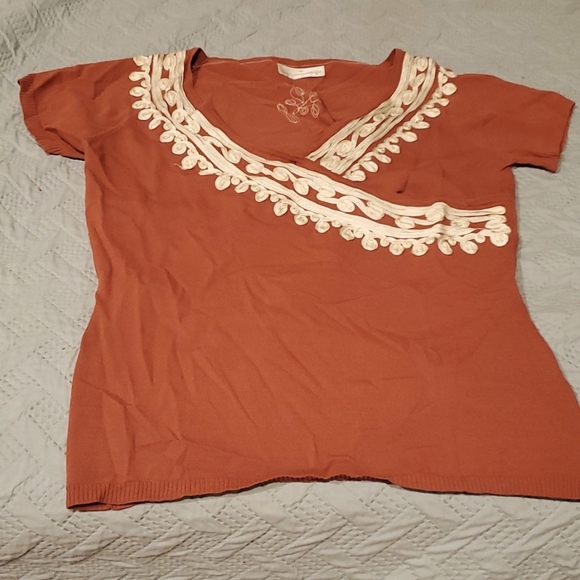Rust colored top - Picture 1 of 6